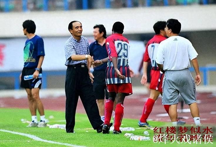 纳米比亚足球先驱艾里法斯-希武特:曾短暂加盟大连万达(下篇) 纳米比亚足球先驱艾里法斯-希武特:曾短暂加盟大连万达(下篇)